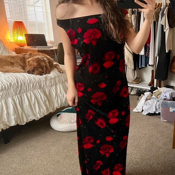 Women’s 90s velvet velour floral black red dress size M - Picture 2 of 7